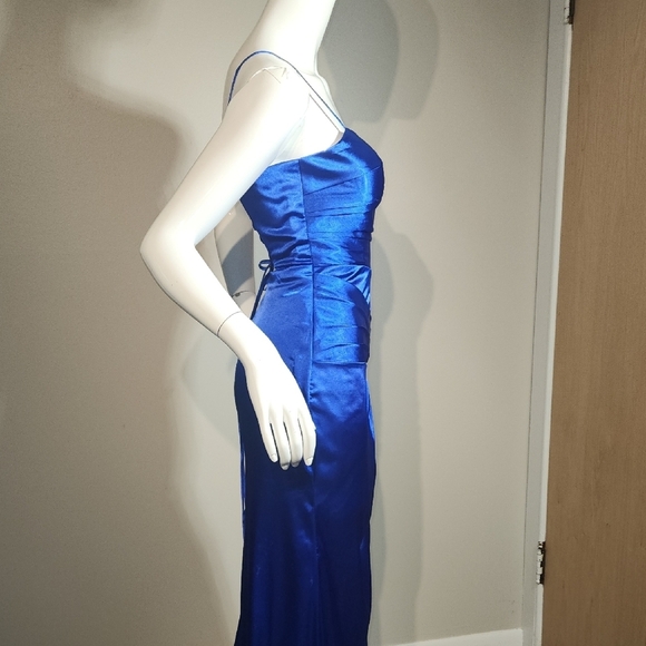 Elegant Blue Satin Evening Dress - Picture 7 of 15